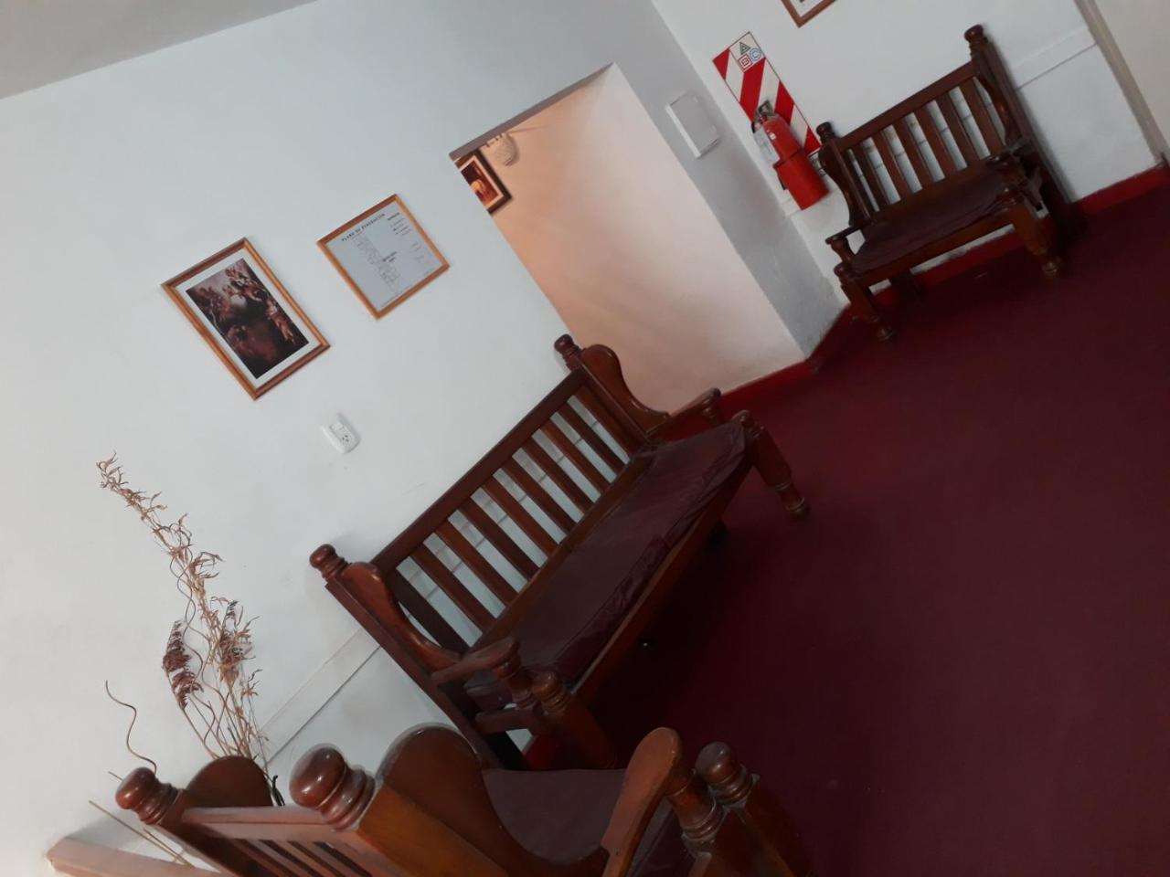 لا ريوخا Hotel Embajador المظهر الخارجي الصورة
